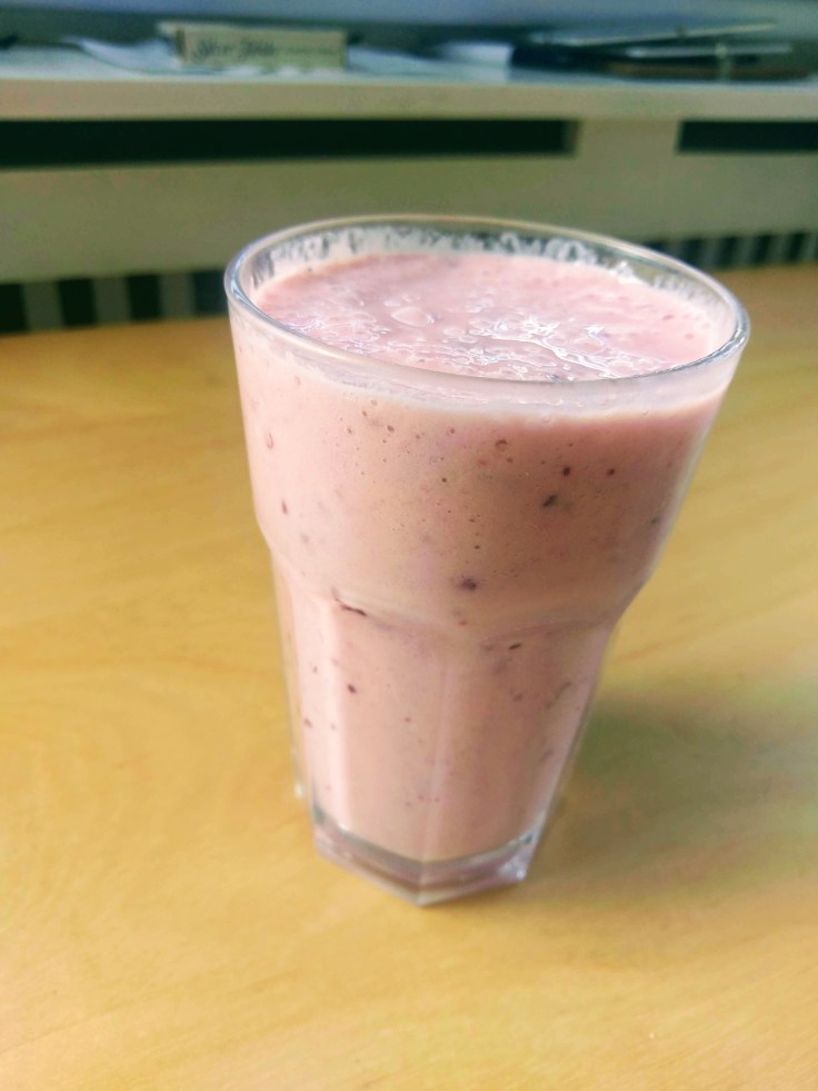banana-plum-smoothie